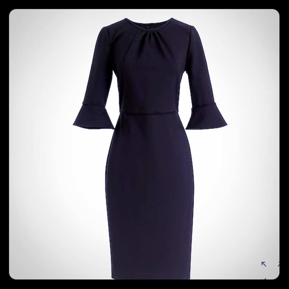 Bell sleeve, stretch sheath